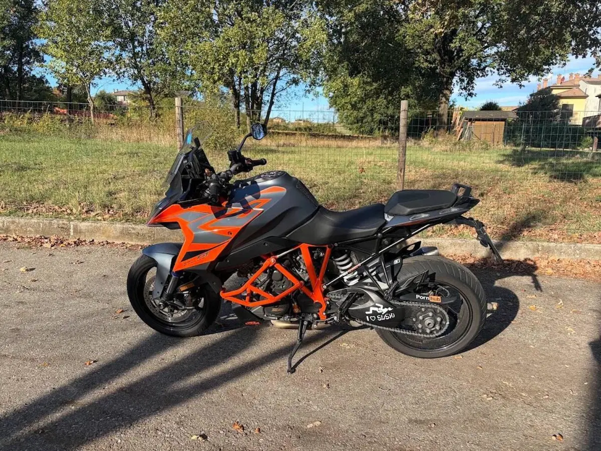 KTM 1290 Super Duke GT (2021 - 25)