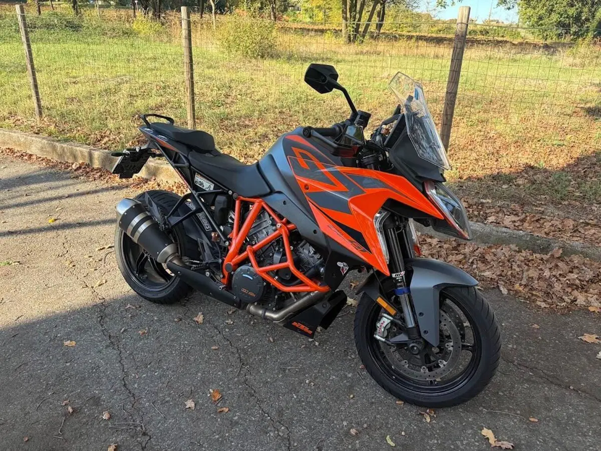 KTM 1290 Super Duke GT (2021 - 25) (4)