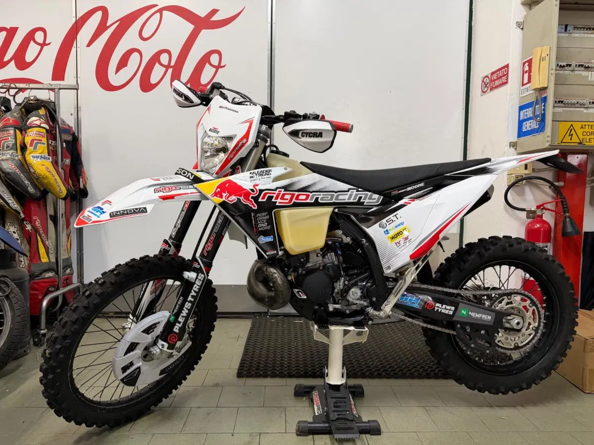 KTM 300 EXC TBI (2024) (2)