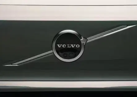 Volvo EX50, il nuovo SUV elettrico arriva nel 2027: tecnologia EX60 e prezzo più accessibile