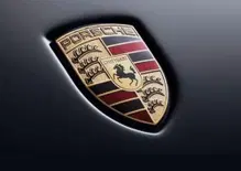 Porsche, allarme per i cerchi monodado: scatta il divieto di guida per oltre 500 modelli ad alte prestazioni