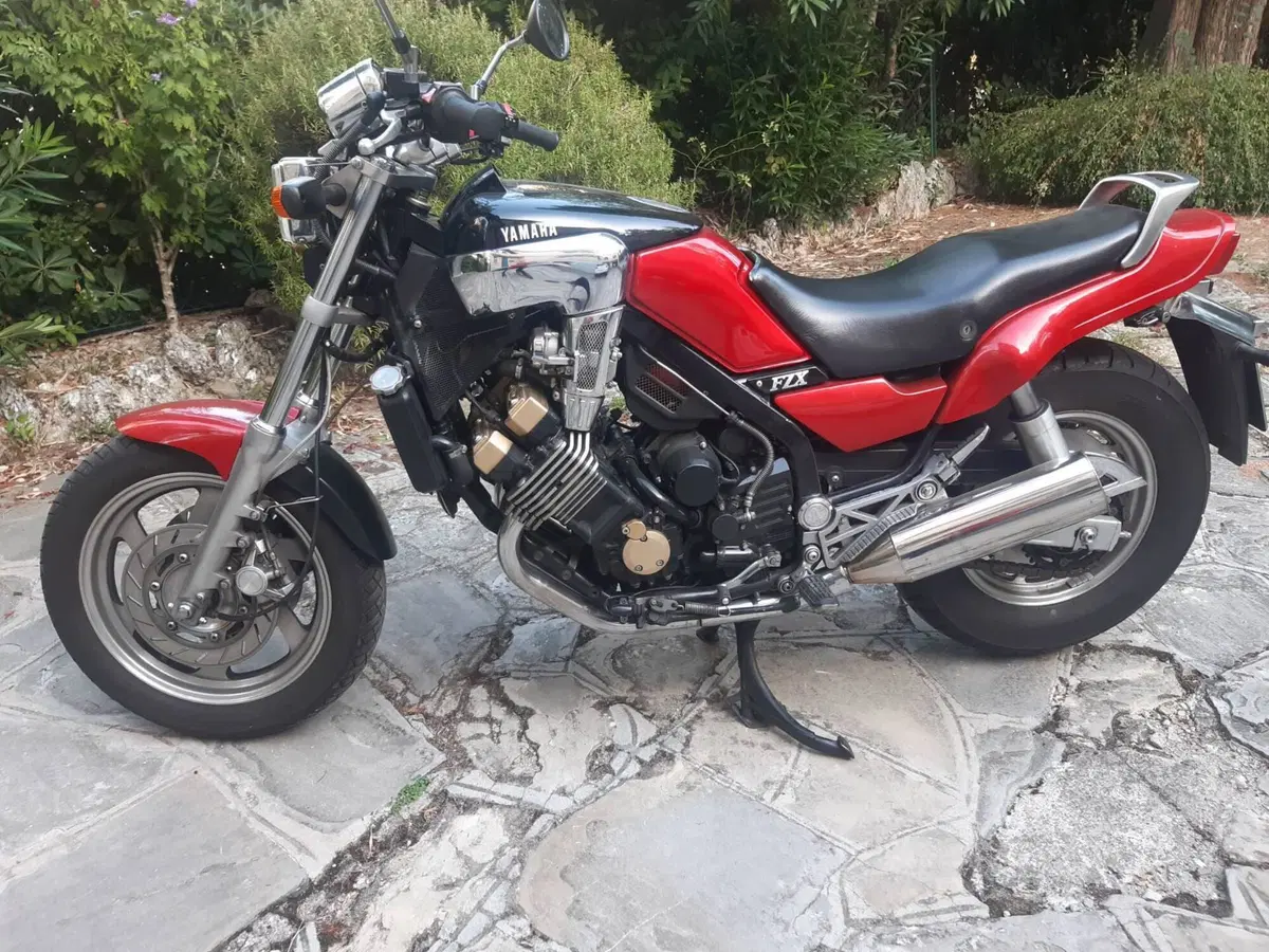 Yamaha FZX 750