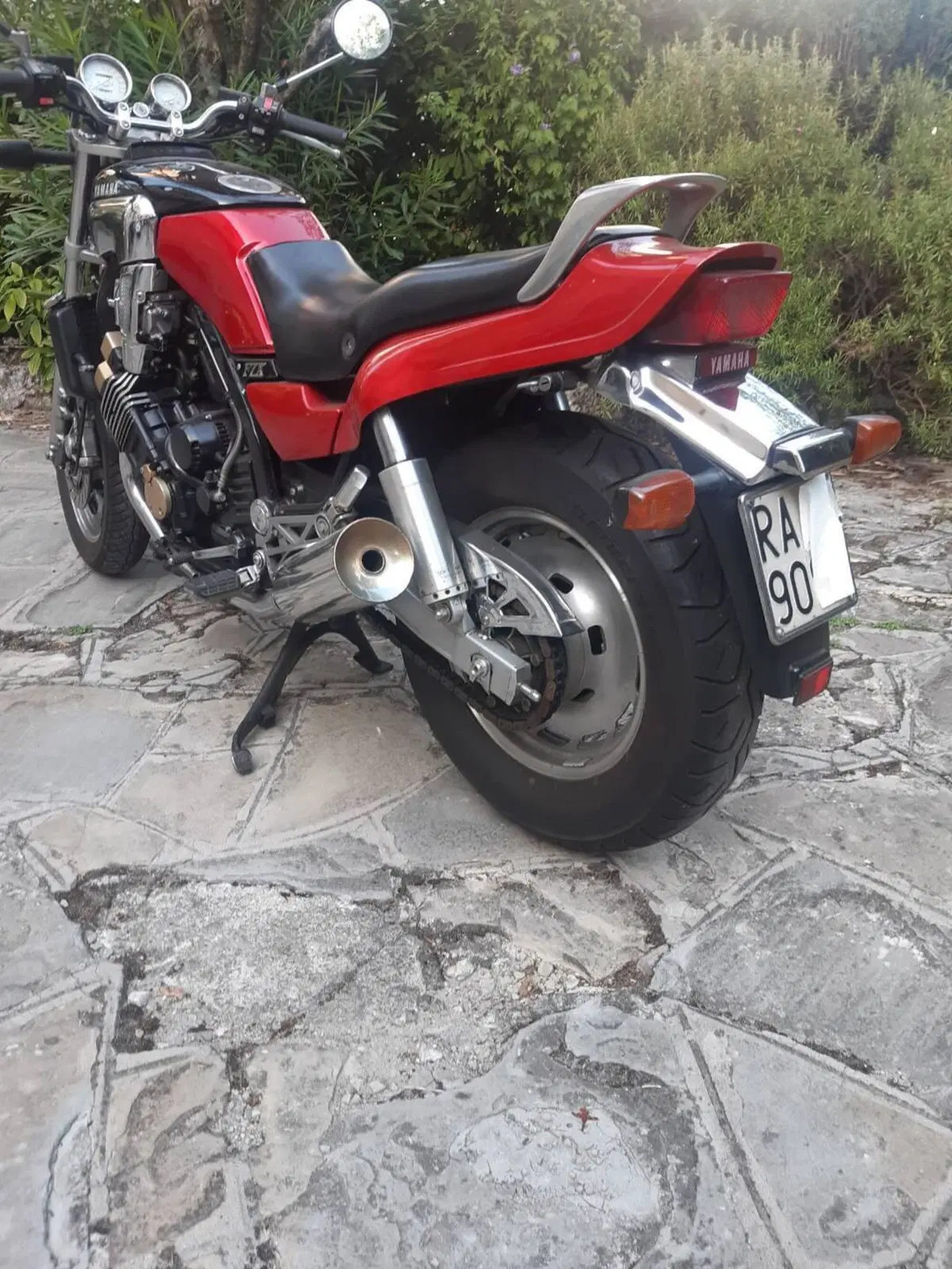Yamaha FZX 750 (3)