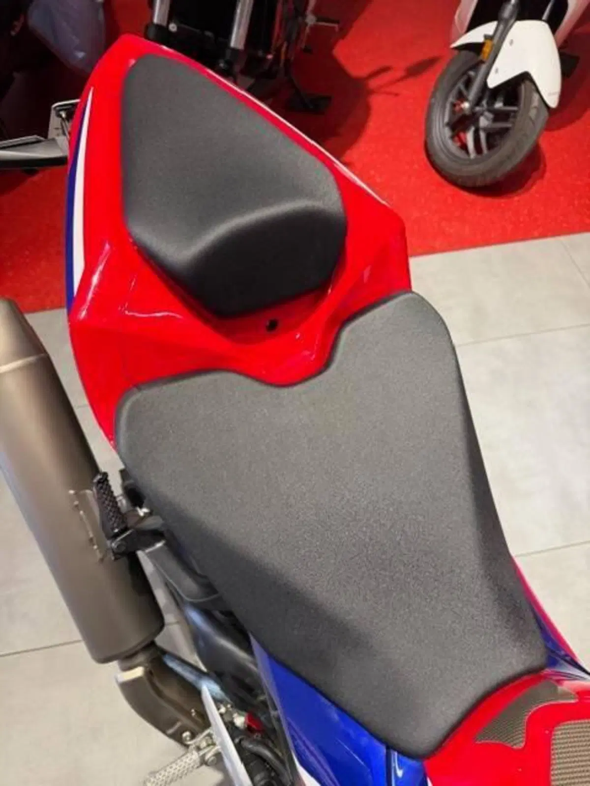 Honda CBR 1000 RR-R Fireblade (2022 - 23) (14)