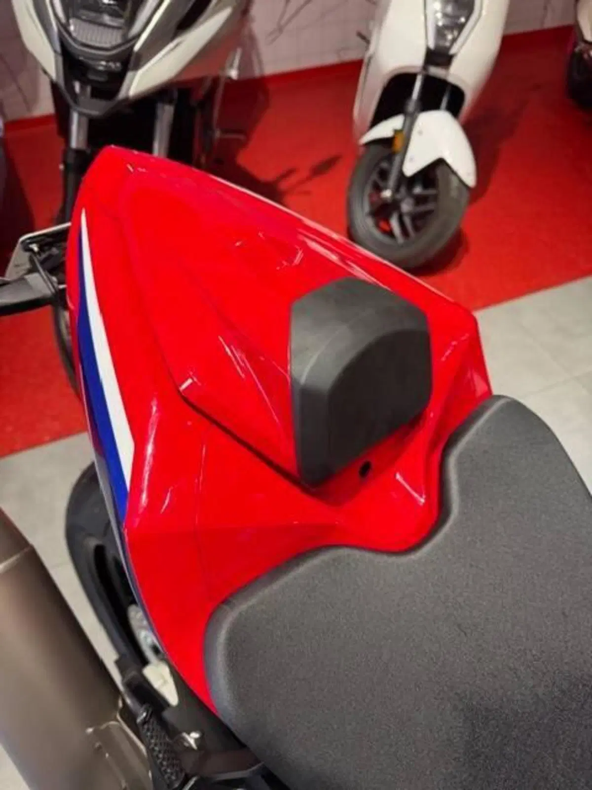 Honda CBR 1000 RR-R Fireblade (2022 - 23) (15)
