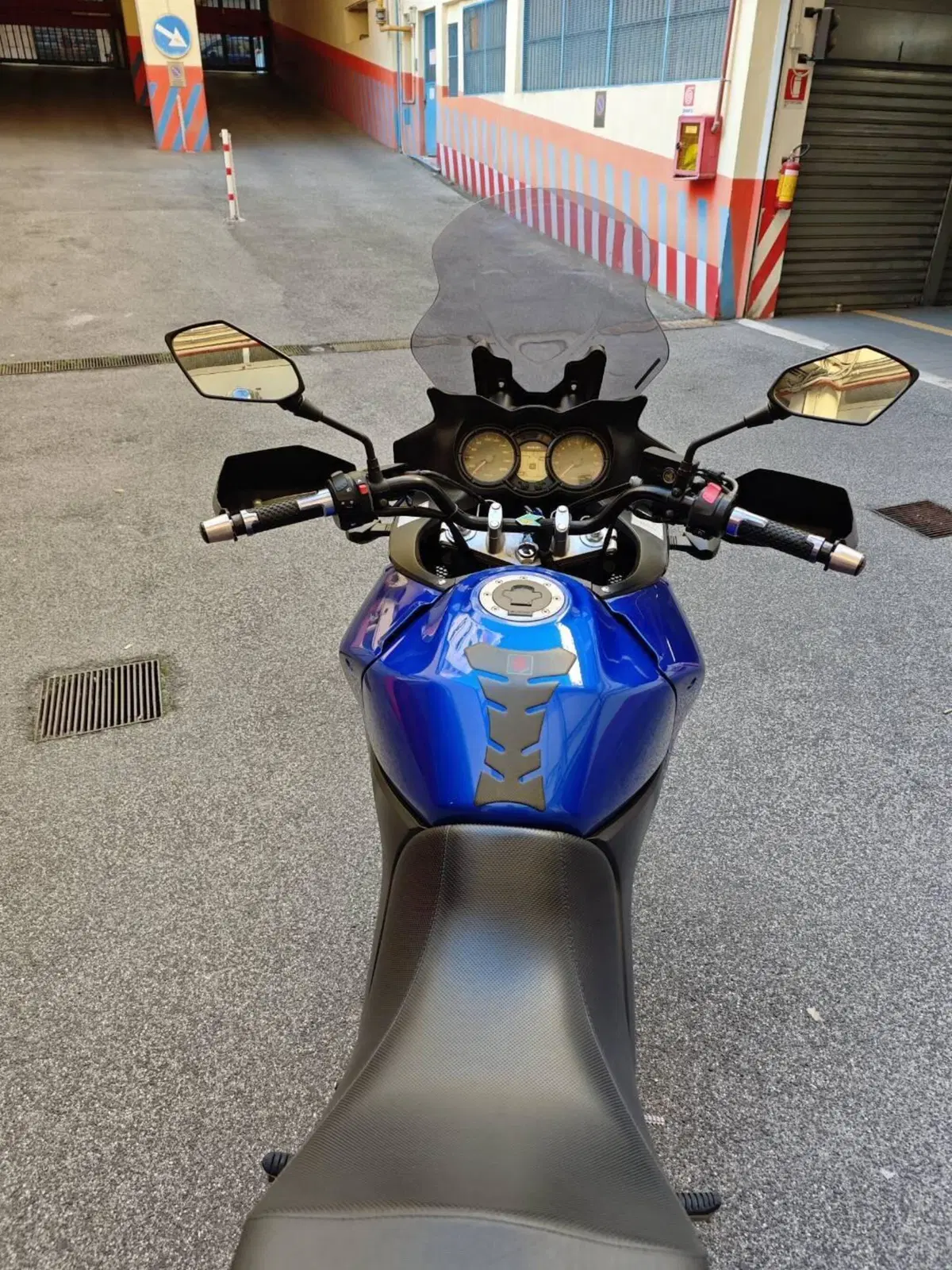Suzuki V-Strom 650 (2008 - 11) (3)