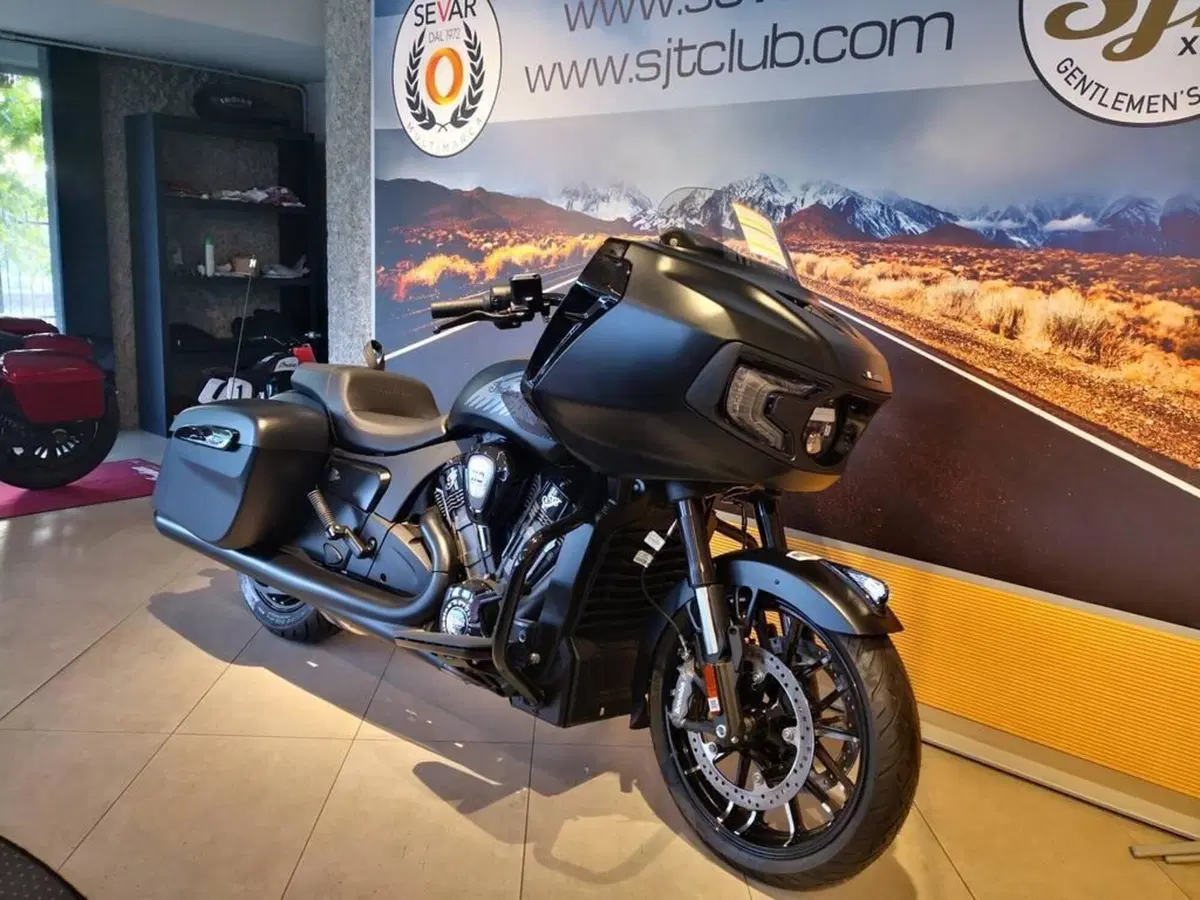 Indian Challenger 1834 Powerplus Dark Horse (2025 - 26) (2)