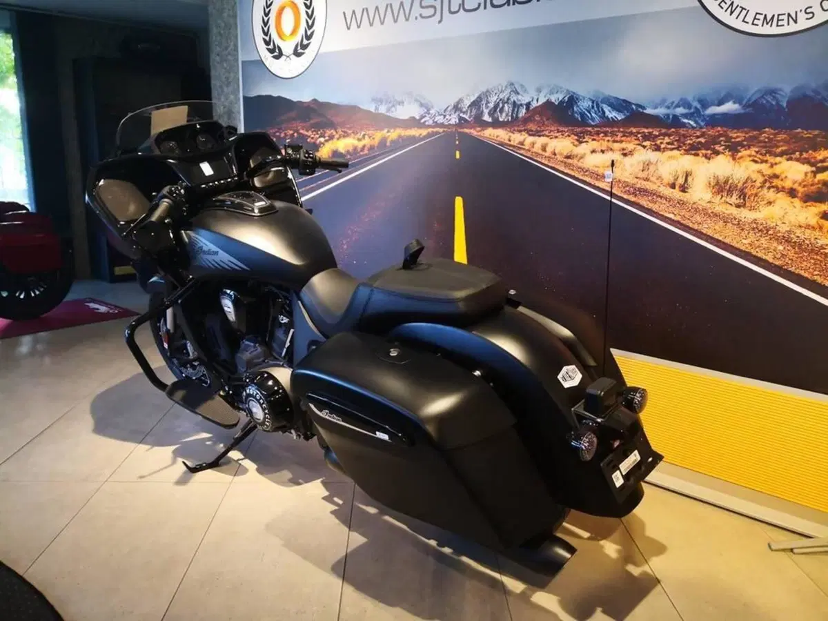 Indian Challenger 1834 Powerplus Dark Horse (2025 - 26) (10)