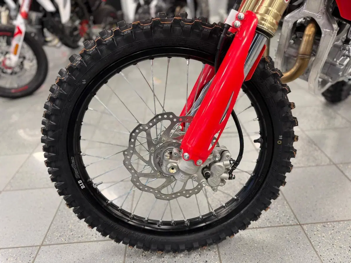 Honda CRF 450R (2027) (8)