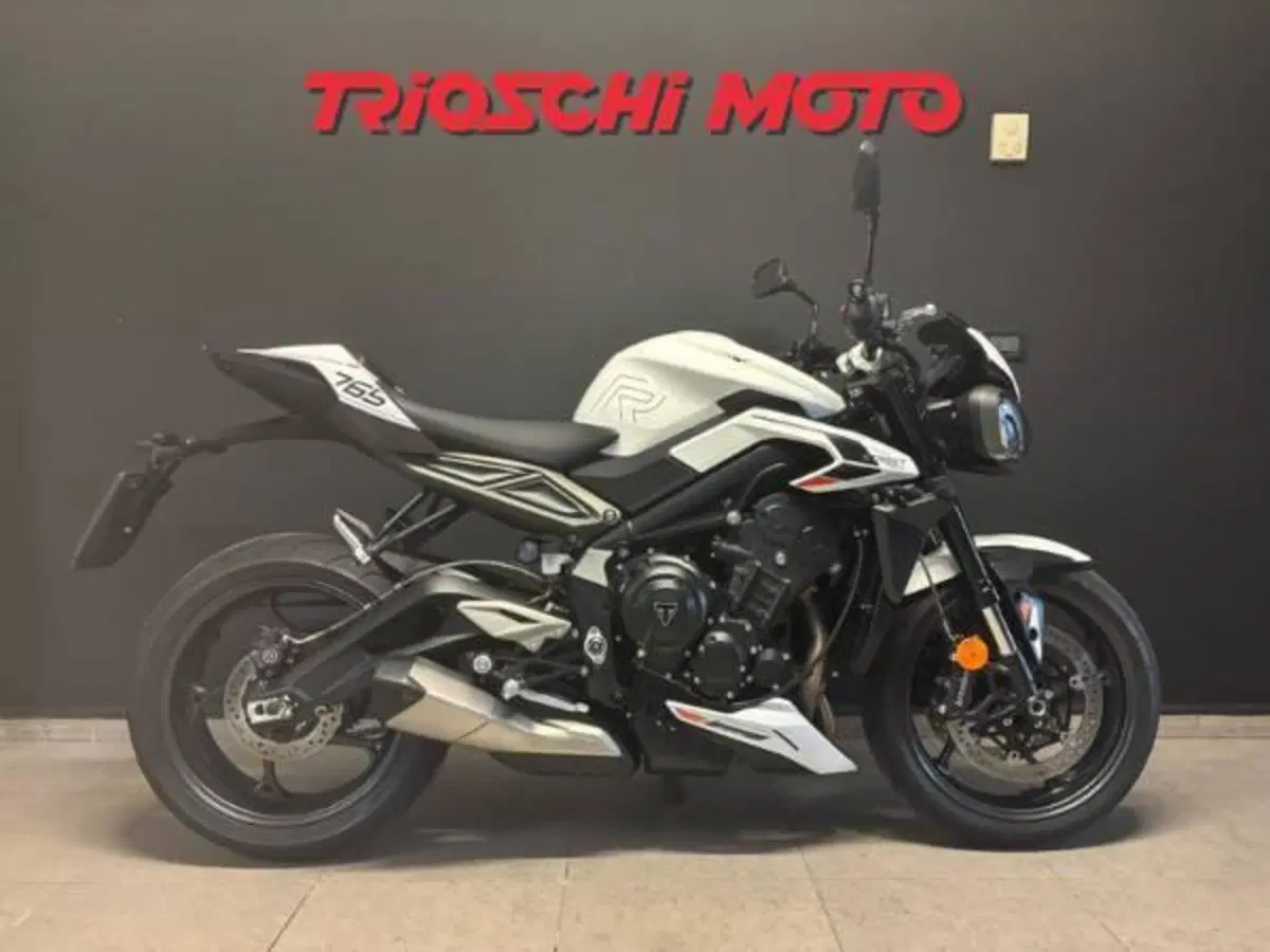 Triumph Street Triple 765 R (2023 - 26)