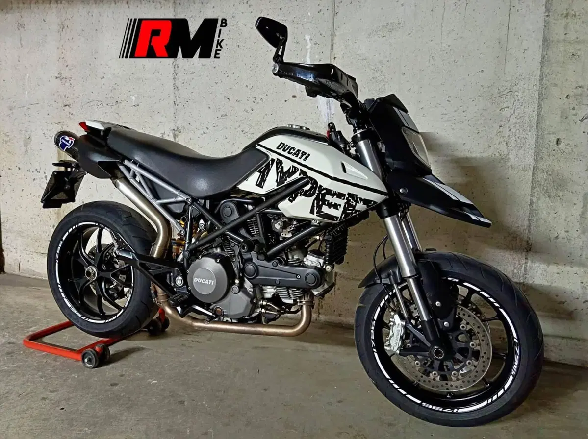 Ducati Hypermotard 796 (2012) (2)