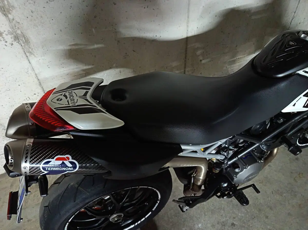 Ducati Hypermotard 796 (2012) (6)