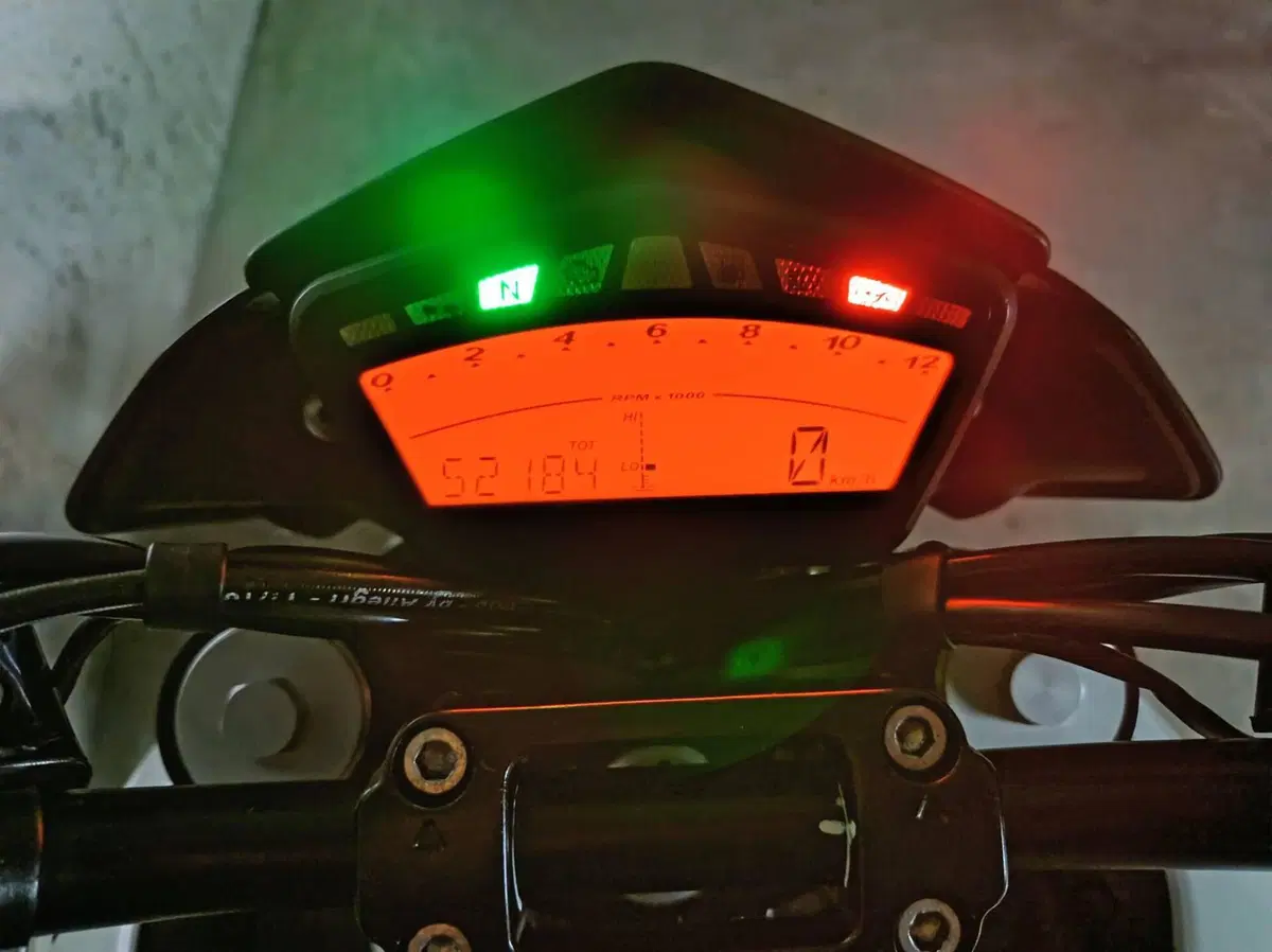 Ducati Hypermotard 796 (2012) (13)
