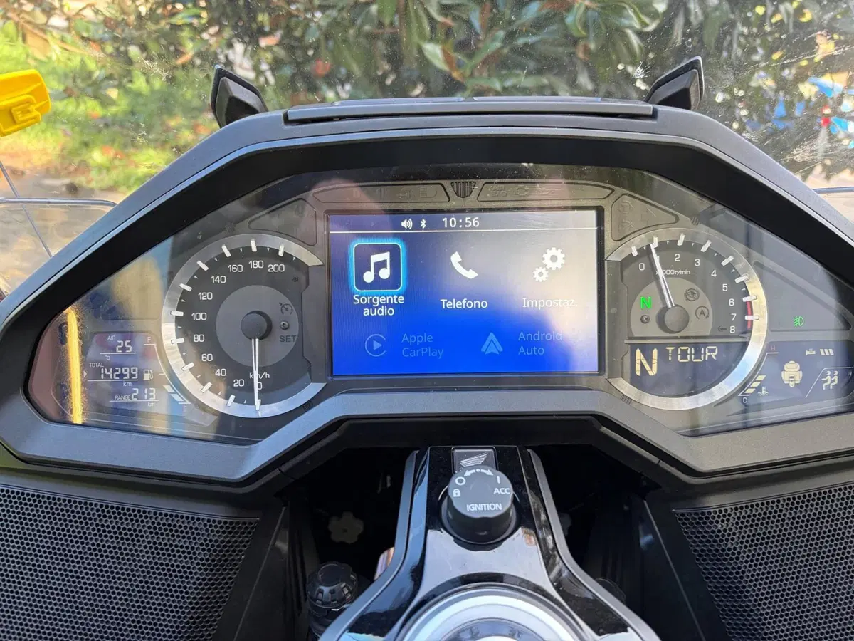 Honda GL 1800 Gold Wing Tour 50° Anniversario (2025 - 26) (5)