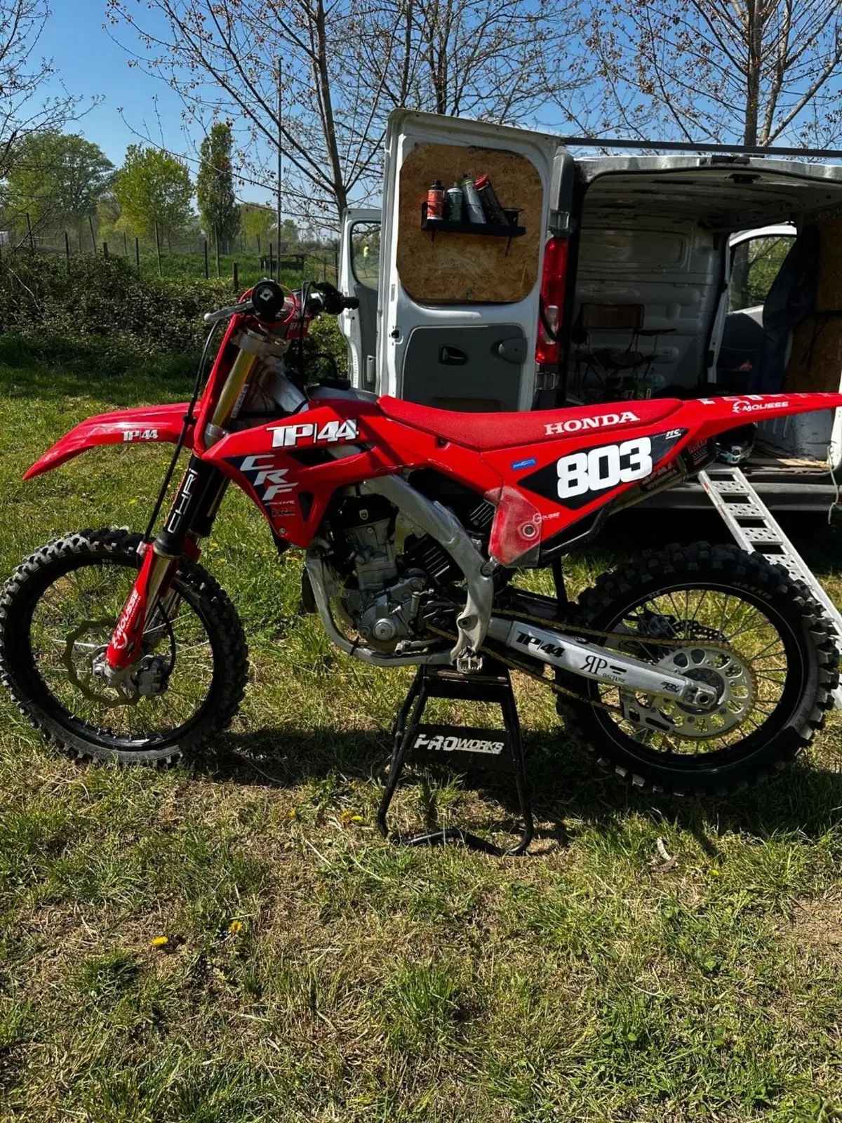 Honda CRF 250R (2024) (2)