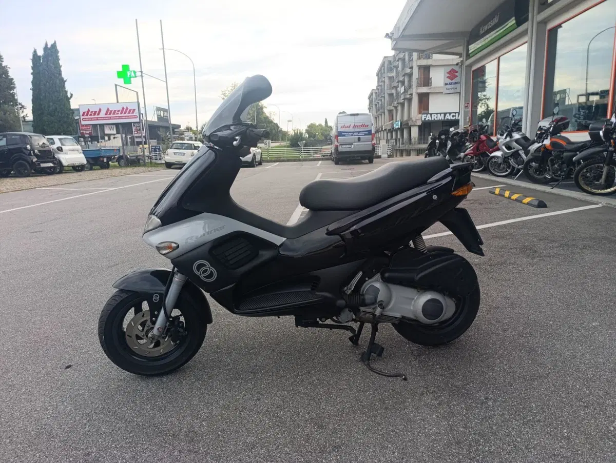 Gilera Runner 200 VXR (2002 - 05) (2)