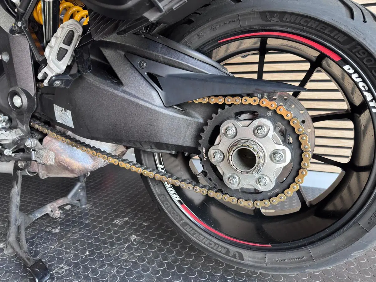 Ducati Multistrada 1200 S Touring (2010 - 12) (13)