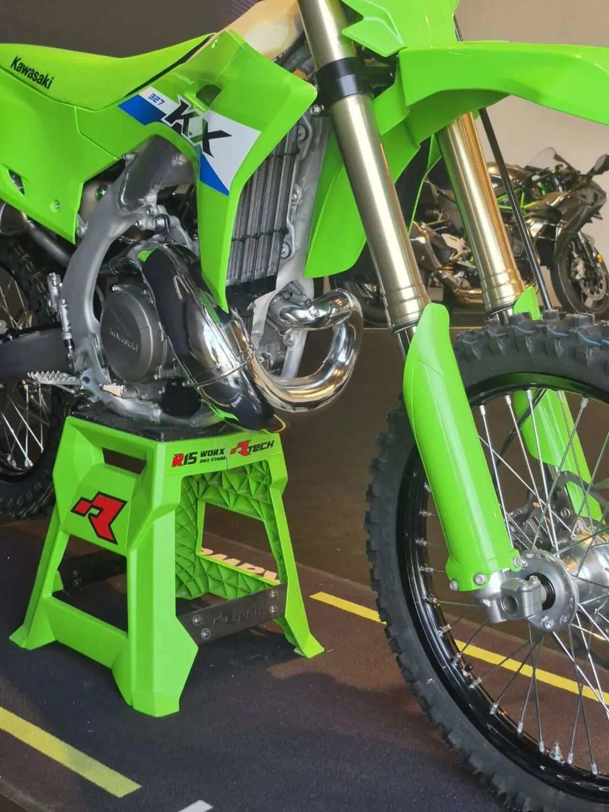 Kawasaki KX327 (2027) (3)