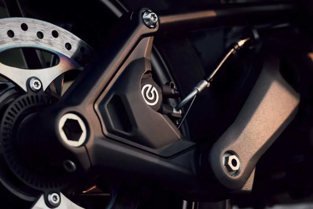 Nuova Triumph Tiger 1200 2027: addio 21 pollici, benvenuto radar. Come cambia la globe-trotter inglese [VIDEO e GALLERY] (57)