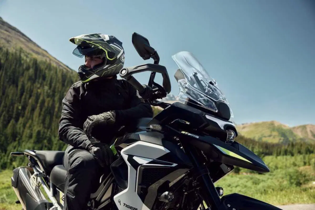 Nuova Triumph Tiger 1200 2027: addio 21 pollici, benvenuto radar. Come cambia la globe-trotter inglese [VIDEO e GALLERY] (50)