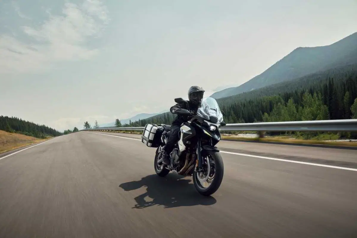 Nuova Triumph Tiger 1200 2027: addio 21 pollici, benvenuto radar. Come cambia la globe-trotter inglese [VIDEO e GALLERY] (48)