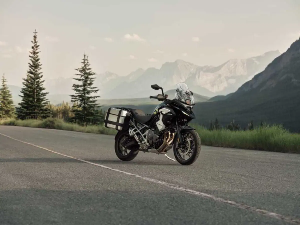Nuova Triumph Tiger 1200 2027: addio 21 pollici, benvenuto radar. Come cambia la globe-trotter inglese [VIDEO e GALLERY] (42)