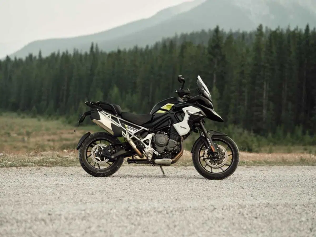 Nuova Triumph Tiger 1200 2027: addio 21 pollici, benvenuto radar. Come cambia la globe-trotter inglese [VIDEO e GALLERY] (41)