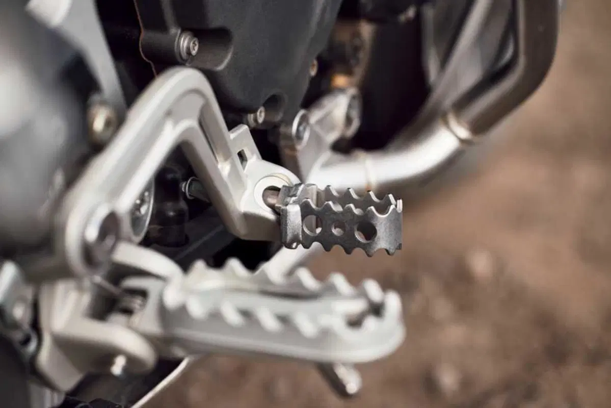 Nuova Triumph Tiger 1200 2027: addio 21 pollici, benvenuto radar. Come cambia la globe-trotter inglese [VIDEO e GALLERY] (39)