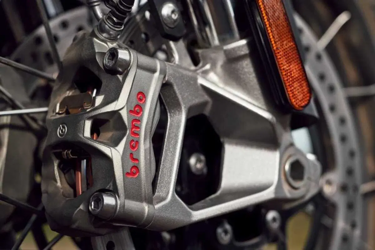 Nuova Triumph Tiger 1200 2027: addio 21 pollici, benvenuto radar. Come cambia la globe-trotter inglese [VIDEO e GALLERY] (37)