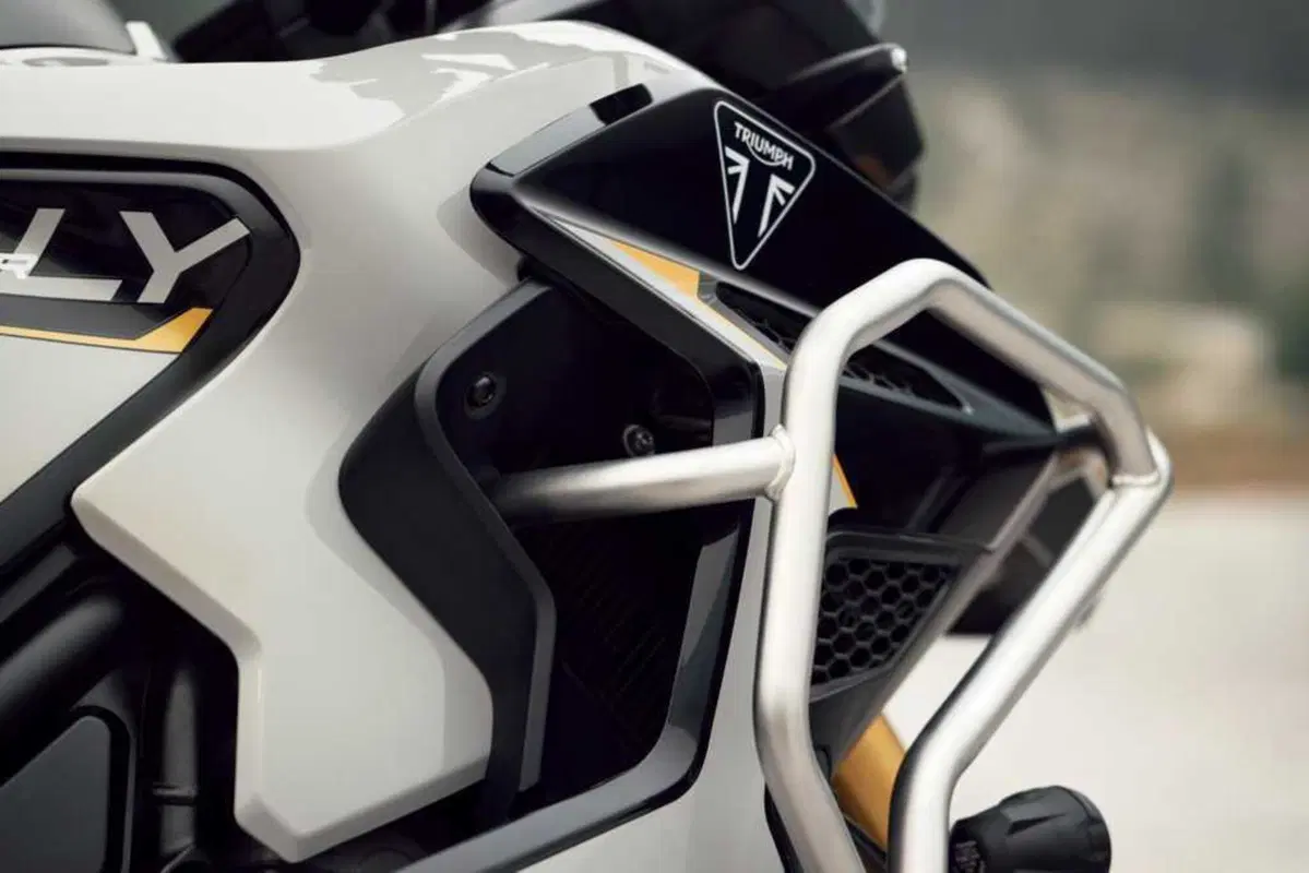 Nuova Triumph Tiger 1200 2027: addio 21 pollici, benvenuto radar. Come cambia la globe-trotter inglese [VIDEO e GALLERY] (17)