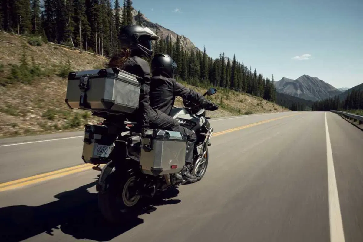 Nuova Triumph Tiger 1200 2027: addio 21 pollici, benvenuto radar. Come cambia la globe-trotter inglese [VIDEO e GALLERY] (11)