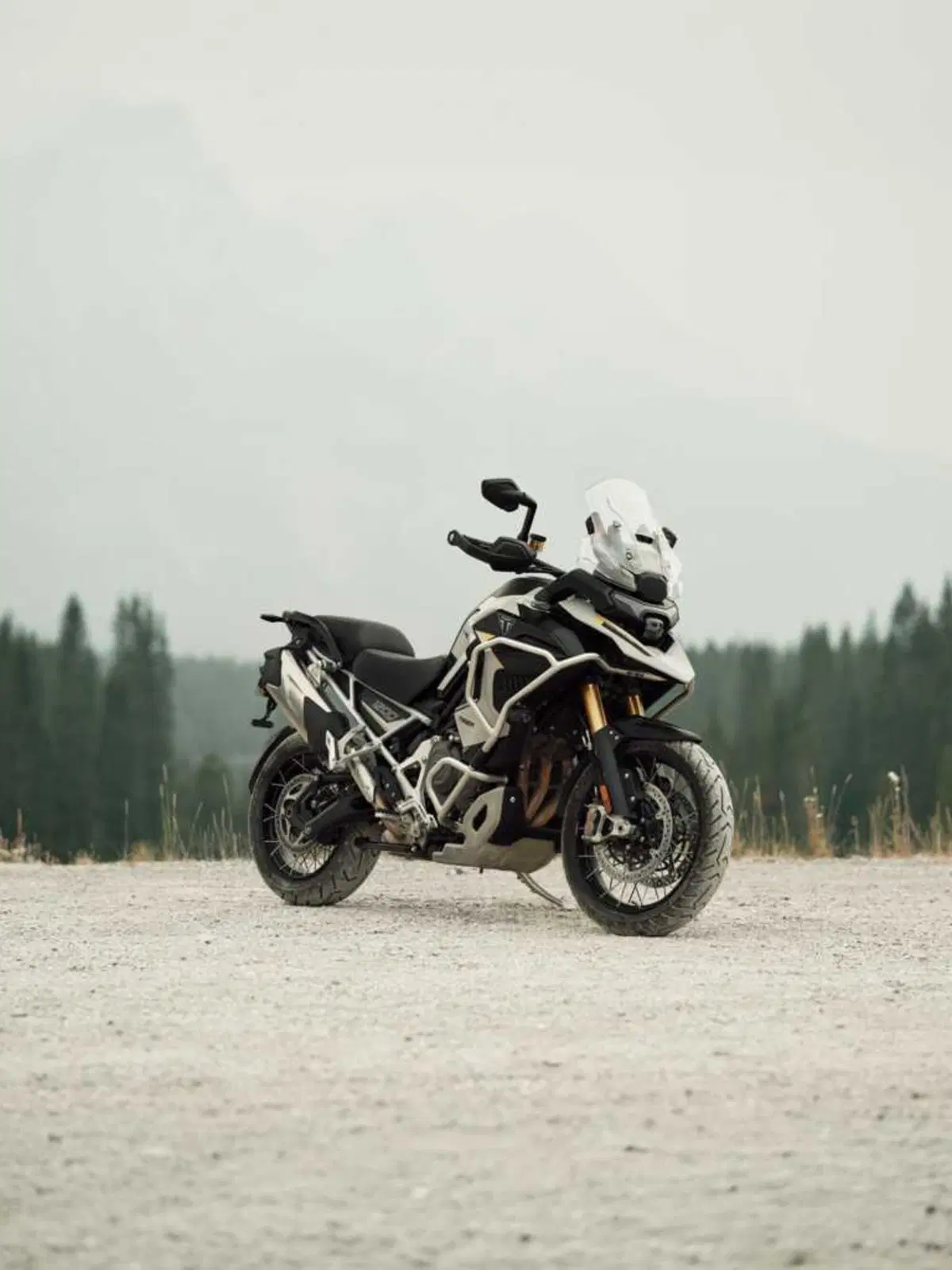 Nuova Triumph Tiger 1200 2027: addio 21 pollici, benvenuto radar. Come cambia la globe-trotter inglese [VIDEO e GALLERY] (7)
