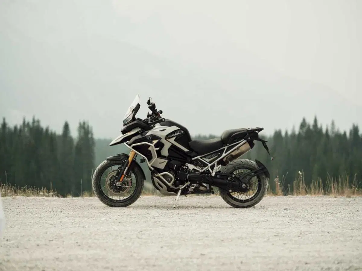 Nuova Triumph Tiger 1200 2027: addio 21 pollici, benvenuto radar. Come cambia la globe-trotter inglese [VIDEO e GALLERY] (5)