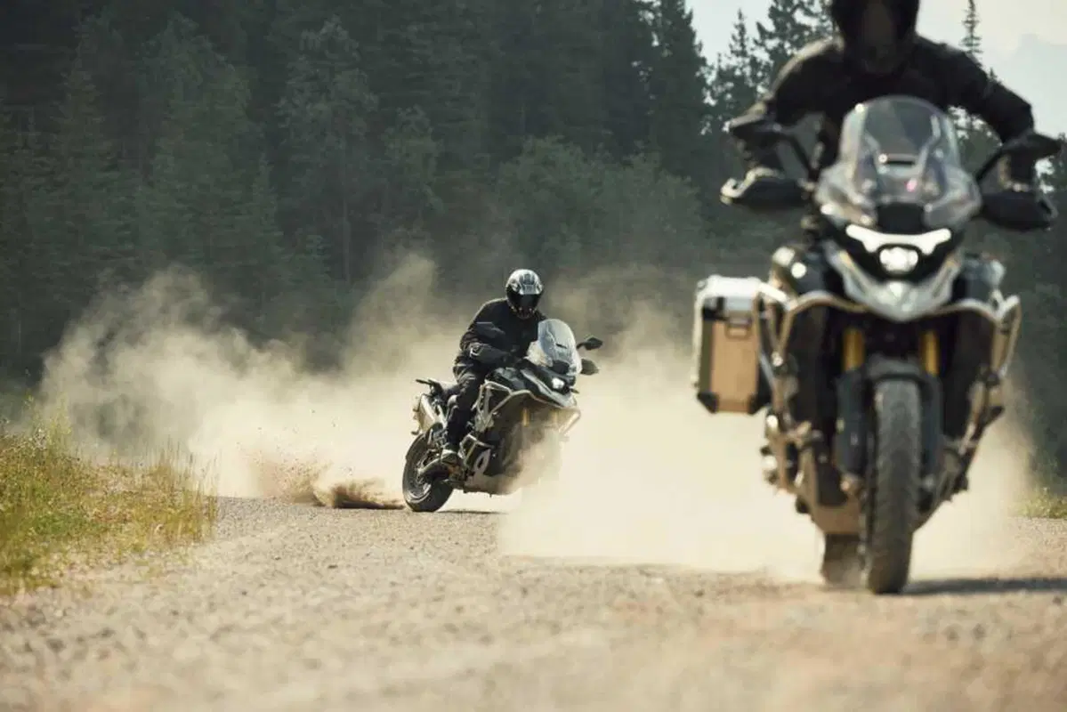 Nuova Triumph Tiger 1200 2027: addio 21 pollici, benvenuto radar. Come cambia la globe-trotter inglese [VIDEO e GALLERY] (3)