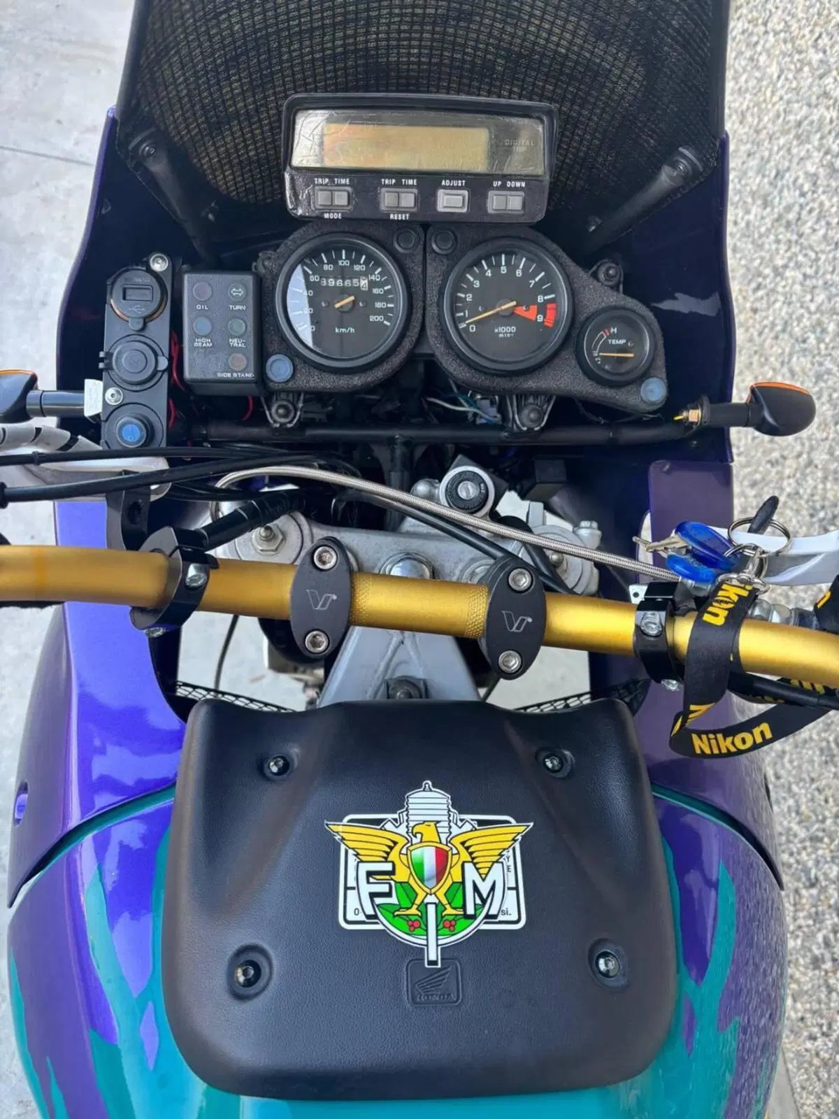 Honda Africa Twin XRV 750 (1993 - 95) (5)