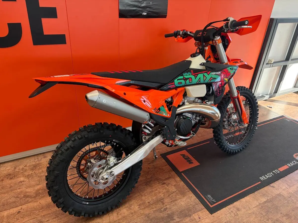 KTM 300 EXC 6Days (2027) (2)