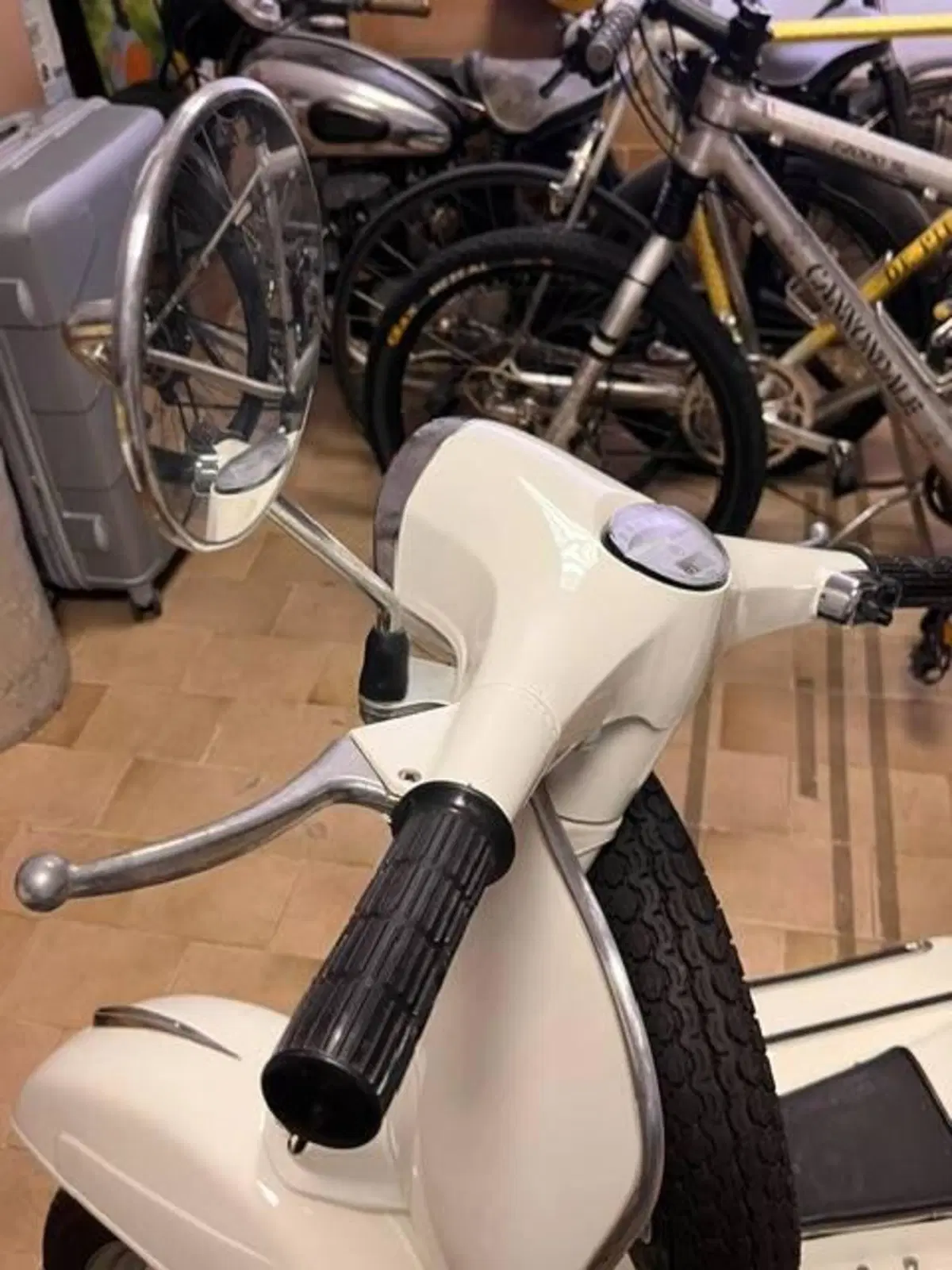 Piaggio Vespa 125 Primavera (6)