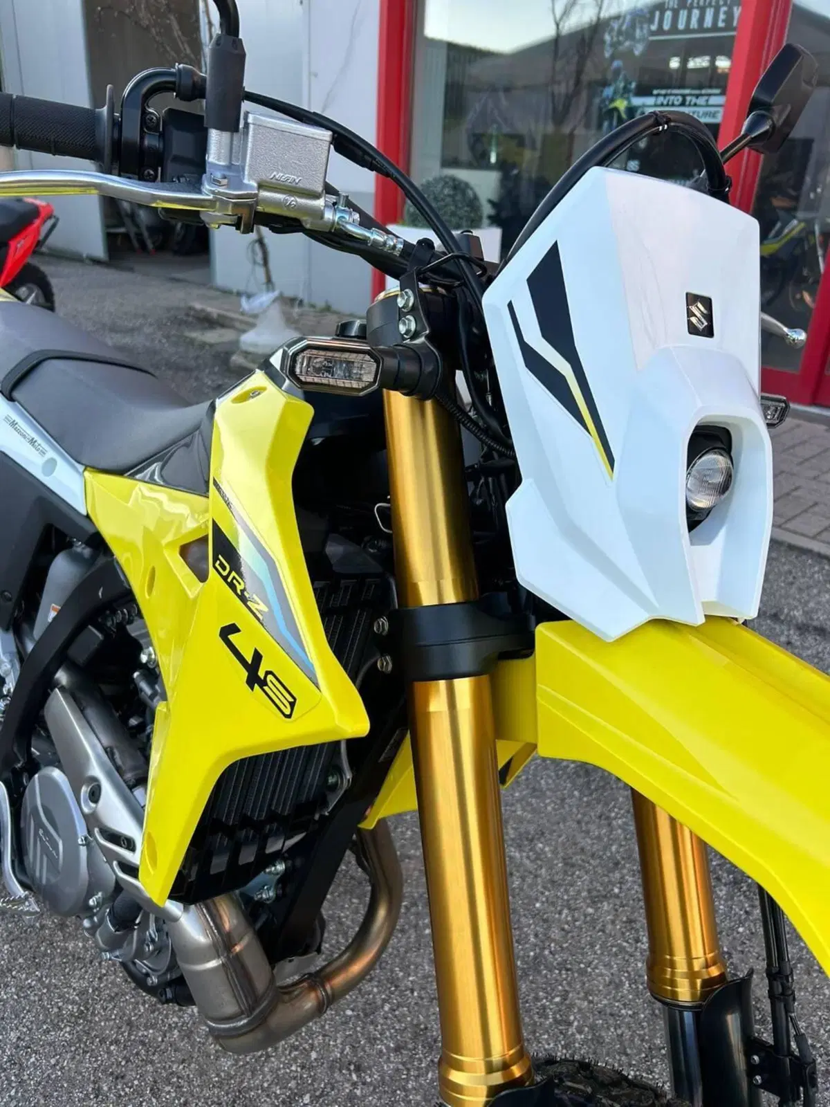Suzuki DR-Z4S (2025 - 26) (3)
