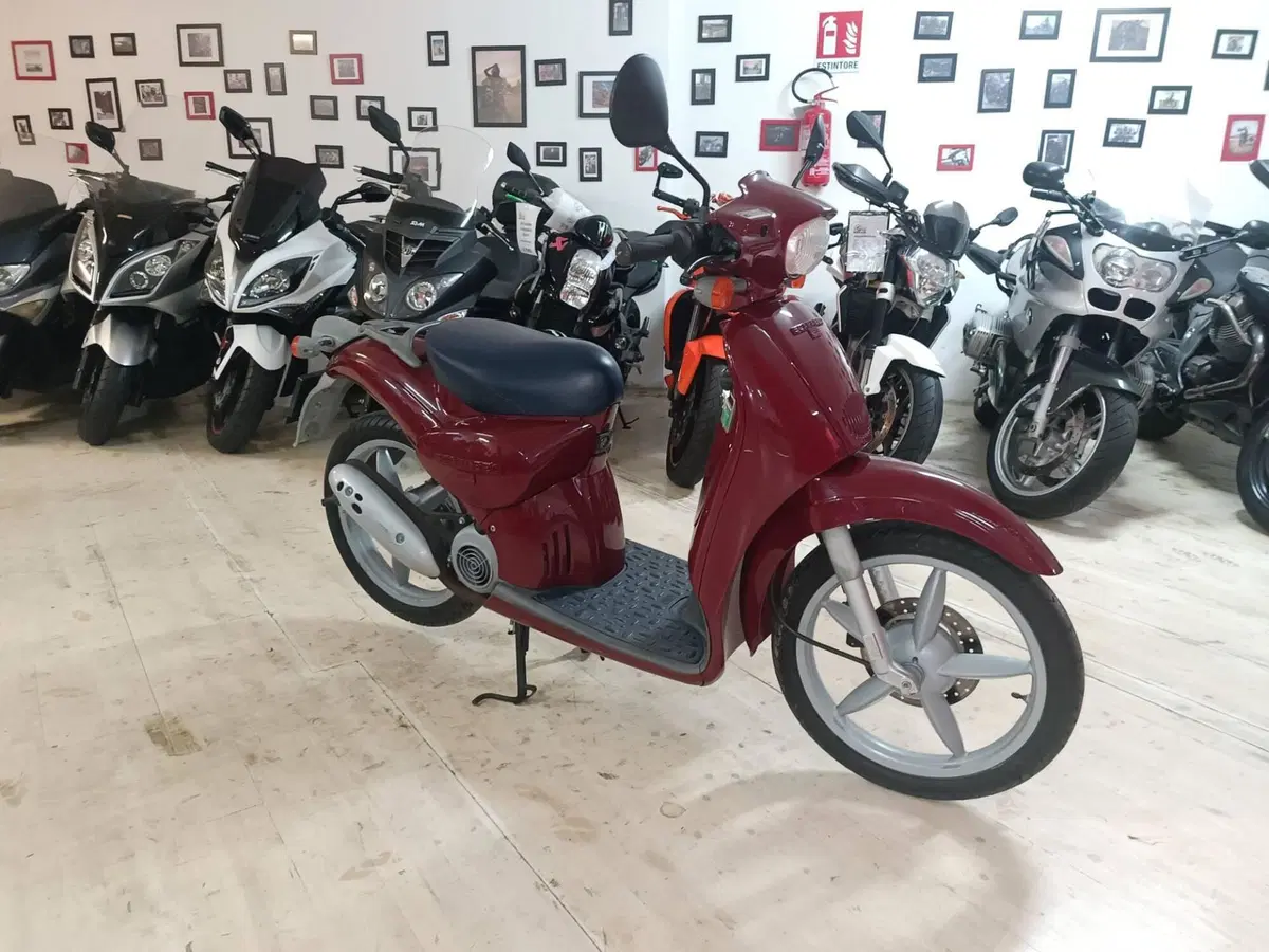 Aprilia Scarabeo 50 (2000 - 02) (2)