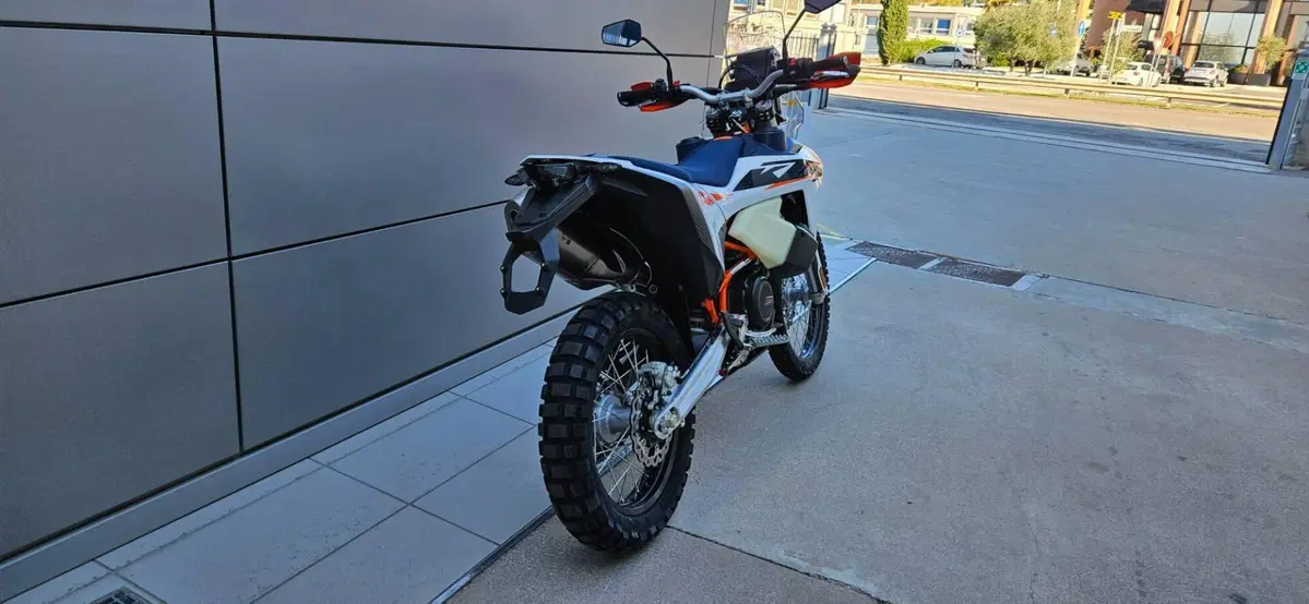 KTM 690 Rally (2027) (3)