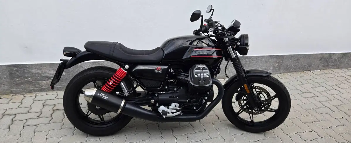 Moto Guzzi V7 Stone Special Edition (2022 - 25) (2)