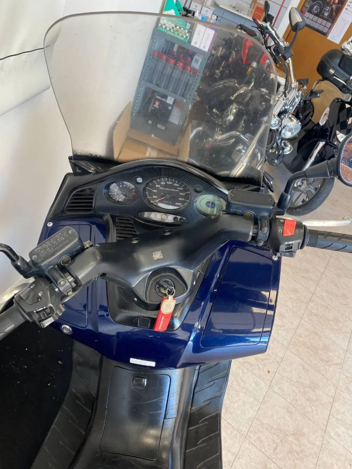 Honda Silver Wing 600 (2001 - 05) (19)