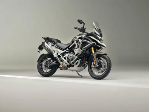 Nuova Triumph Tiger 1200 2027: ecco come cambia la globe-trotter inglese