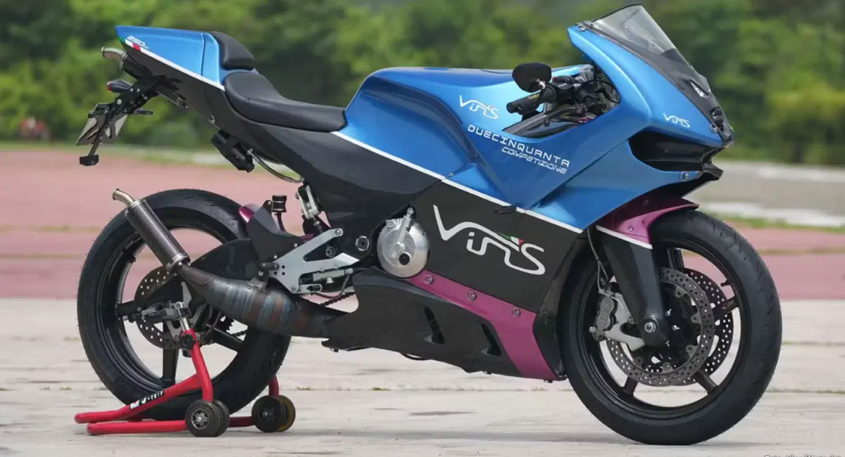 122 kg, 75 CV: la Vins Duecinquanta a 2 tempi è stata omologata ...in Giappone. (8)