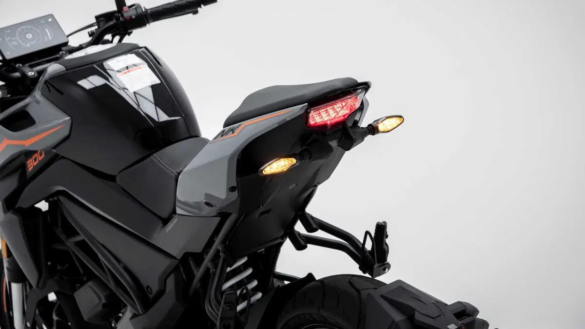 CFMOTO 300NK 300NK (2025 - 26) (10)