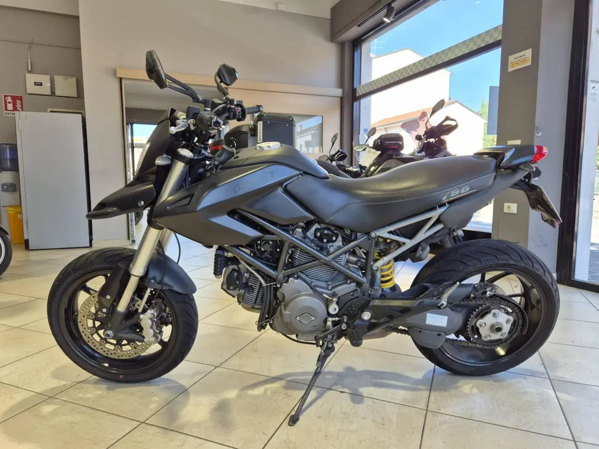 Ducati Hypermotard 796 (2012) (5)