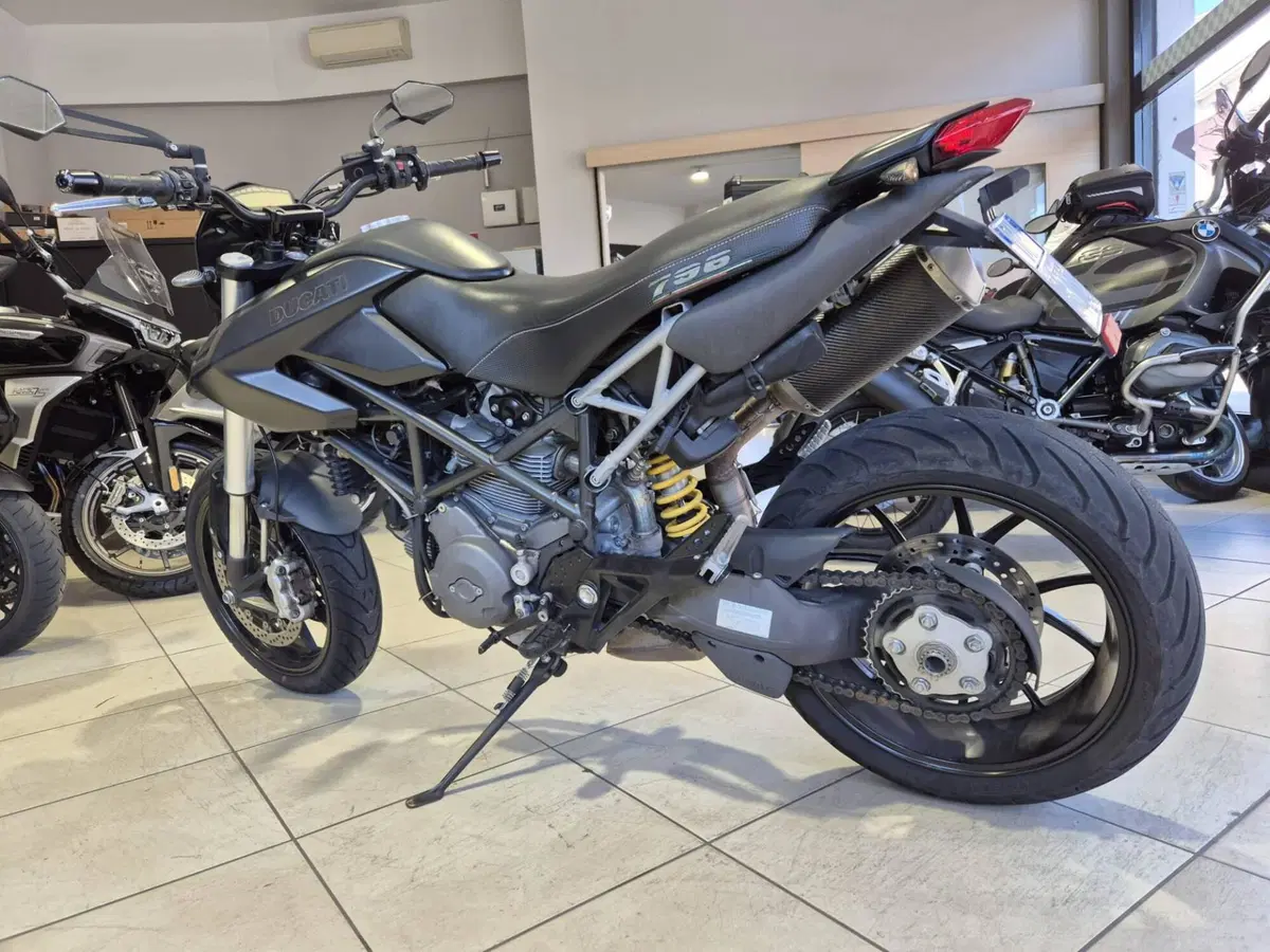 Ducati Hypermotard 796 (2012) (7)