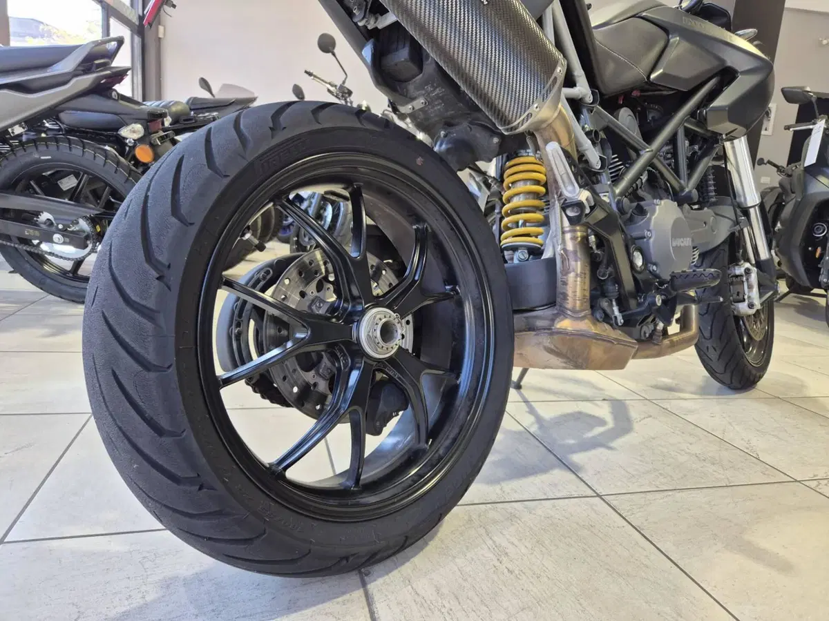 Ducati Hypermotard 796 (2012) (13)