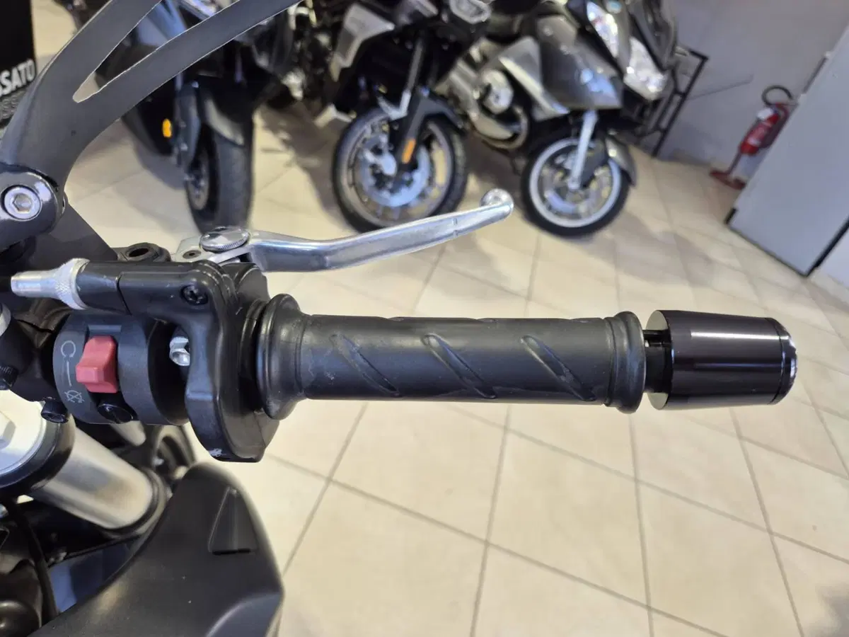 Ducati Hypermotard 796 (2012) (12)