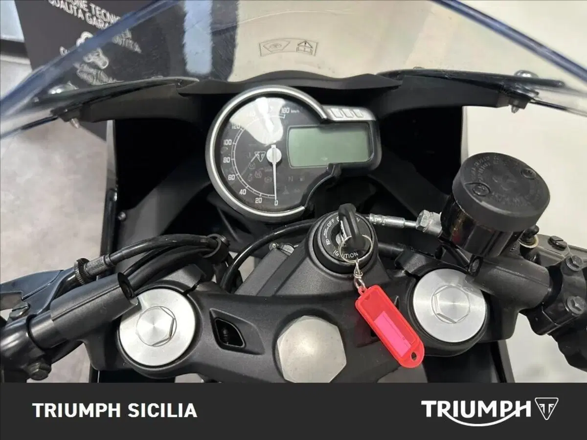 Triumph Thruxton 400 (2026) (13)